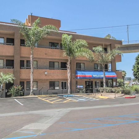 Motel 6 San Diego - Mission Valley Exterior foto